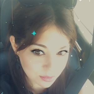 Meet your Posher, Cecilia